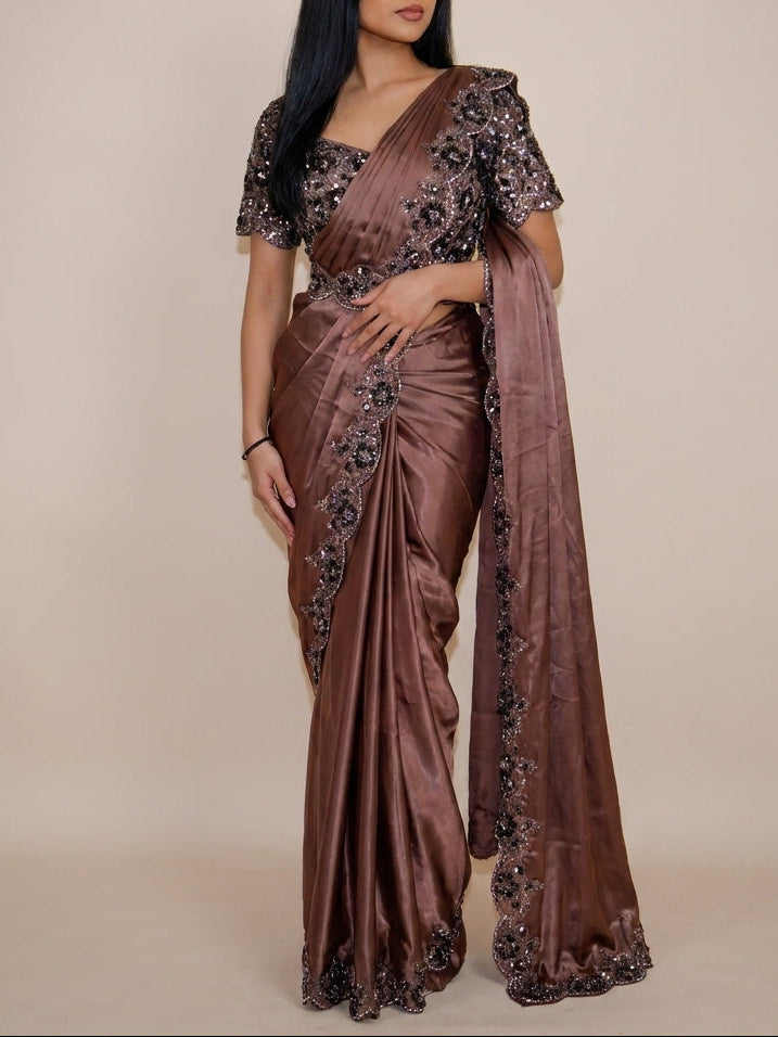 ELISHA Dark Brown ready-to-wear saree set with floral blouse by ELARA CPH